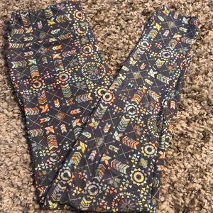 LuLaRoe arrow leggings